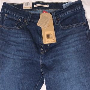 Levi’s 724 high rise straight